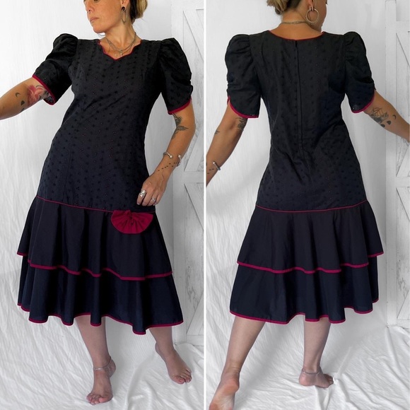 Vintage Hawaiian black and burgundy mu’u mu’u dress - Picture 4 of 4